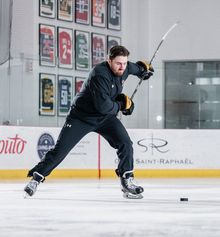 Brody Armstrong about to shoot the puck at Hockey Etcetera